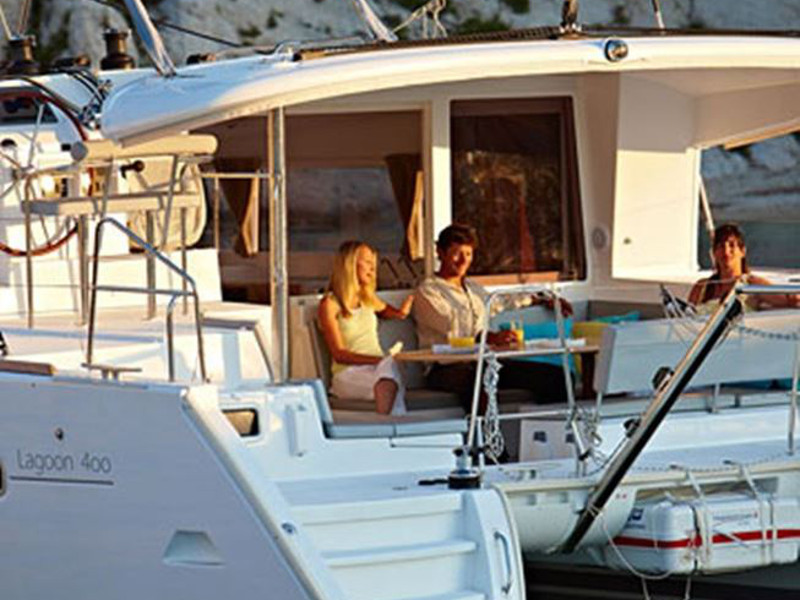 foto Lagoon 400 S2 8