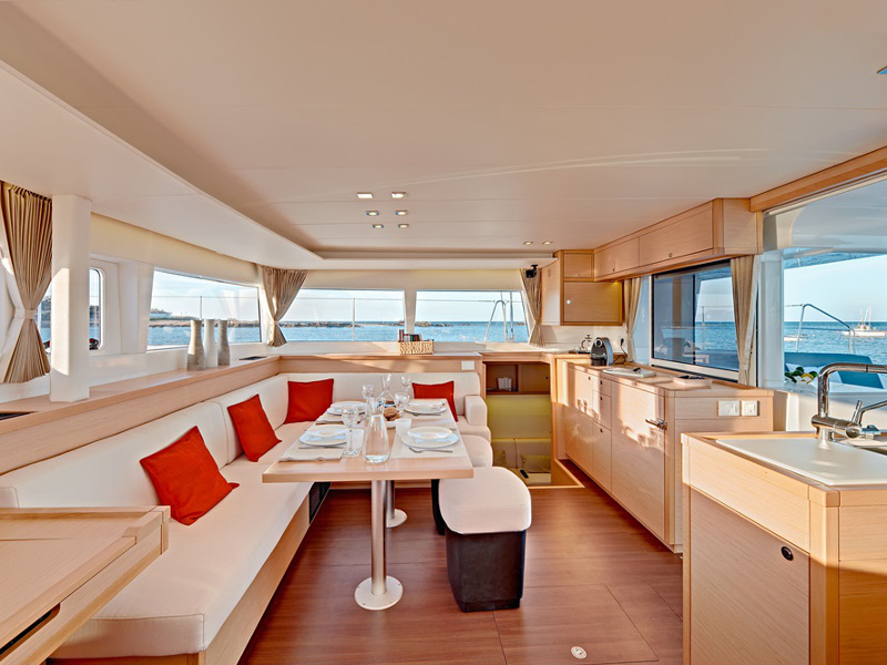 صور Lagoon 450  Flybridge 1