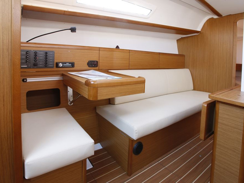 صور Sun Odyssey 33i 5