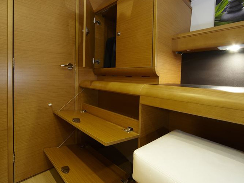 صور Sun Odyssey 439 7