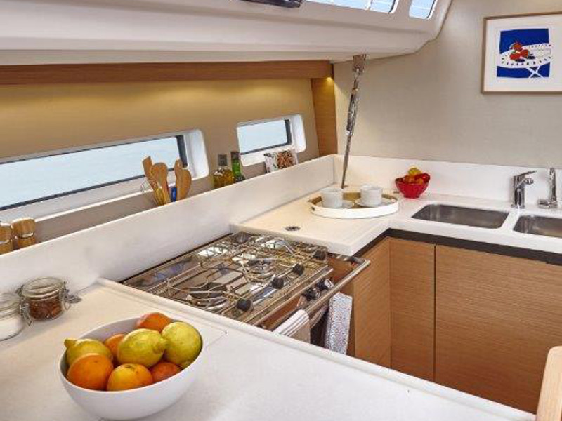 صور Sun Odyssey 440 15