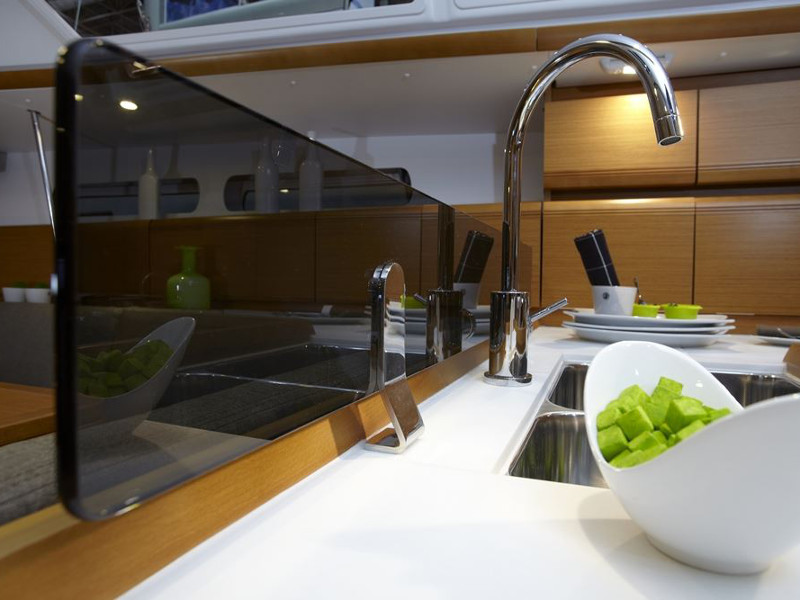 صور Sun Odyssey 449 11