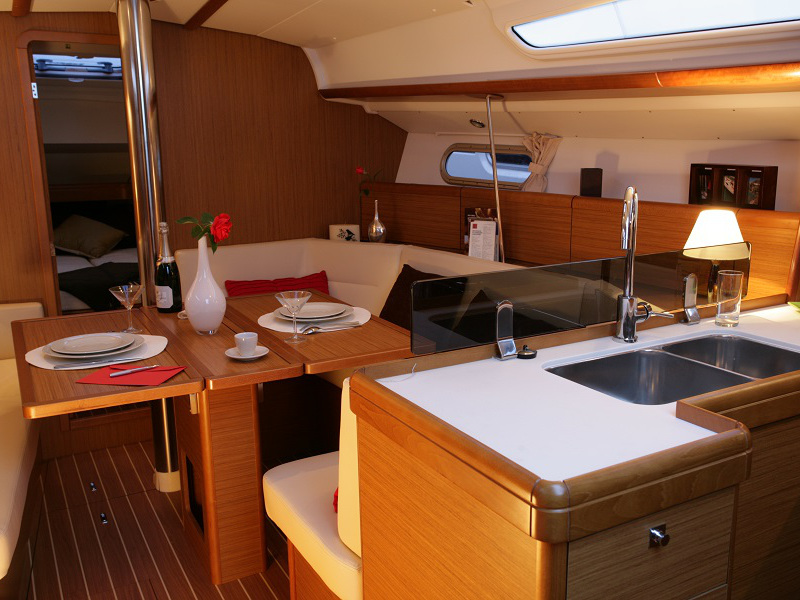 صور Sun Odyssey 36i 8