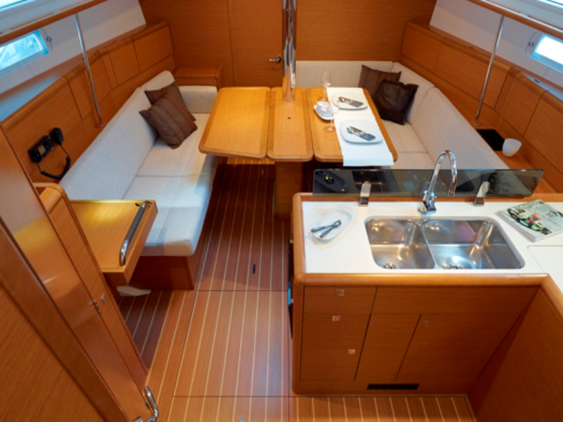 foto Sun Odyssey 389 10