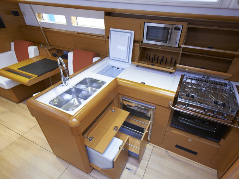 صور Sun Odyssey 469 10