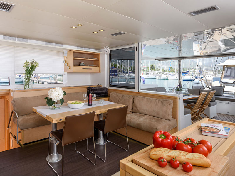 фото Lagoon 560 S2 16