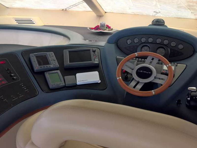 foto Azimut 46 8