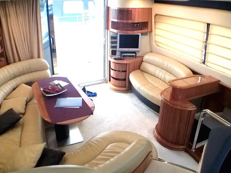 - Azimut 46 - 3 Cabins - Built 2006