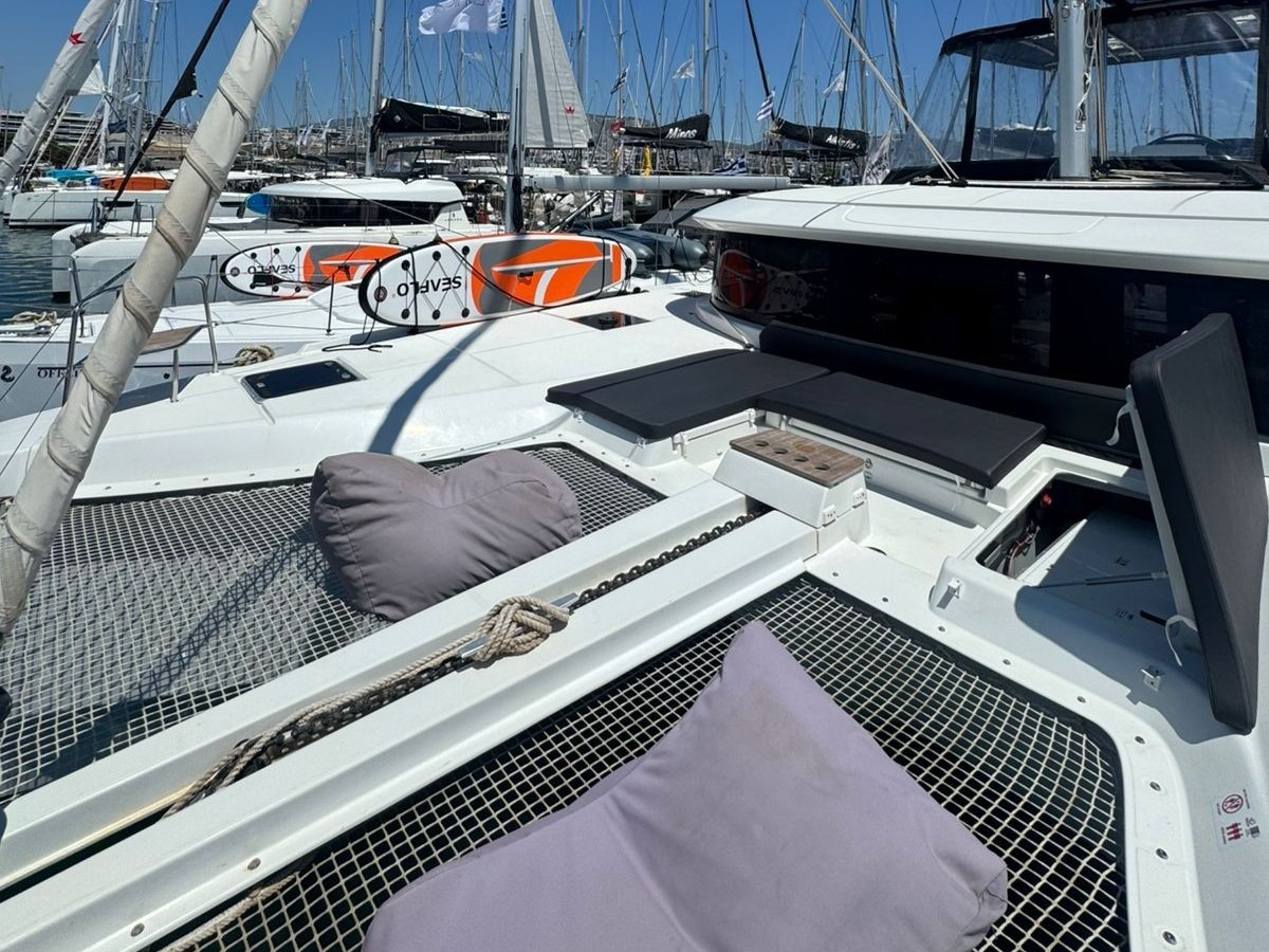 Yacht image 11