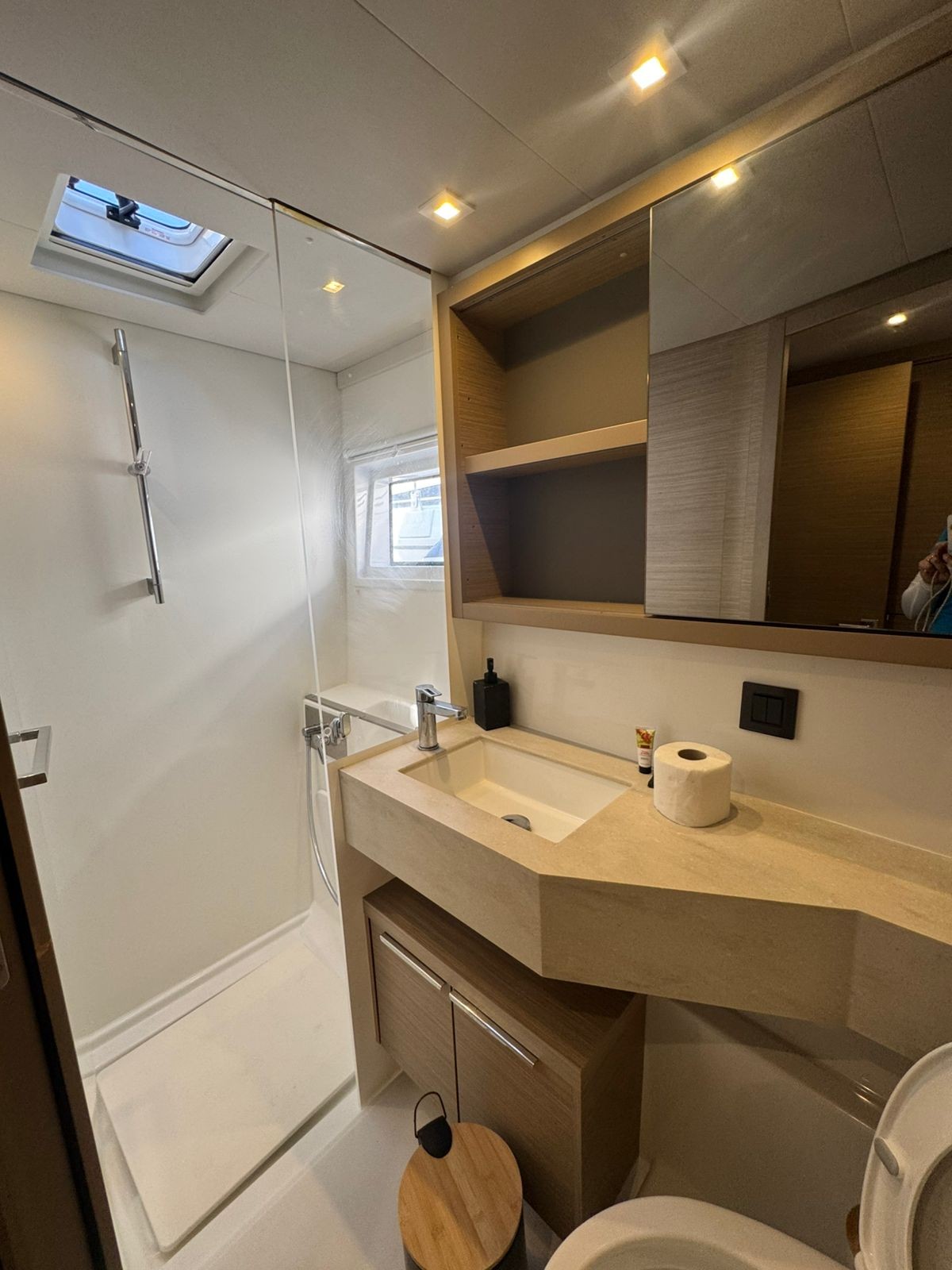 Yacht image 15