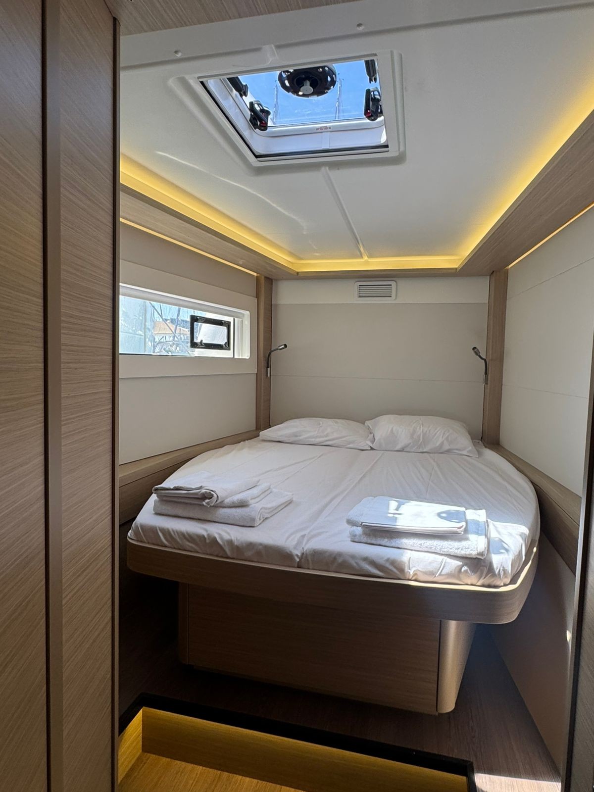 Yacht image 2
