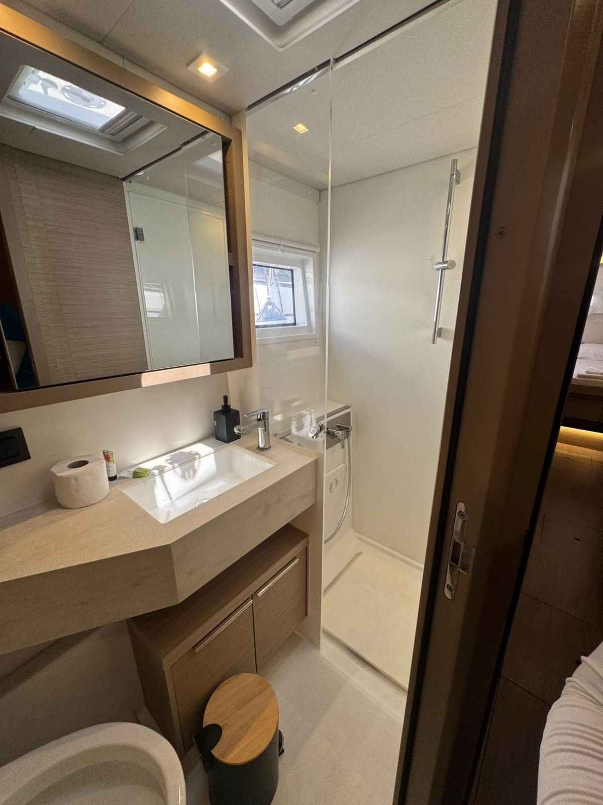 Yacht image 9