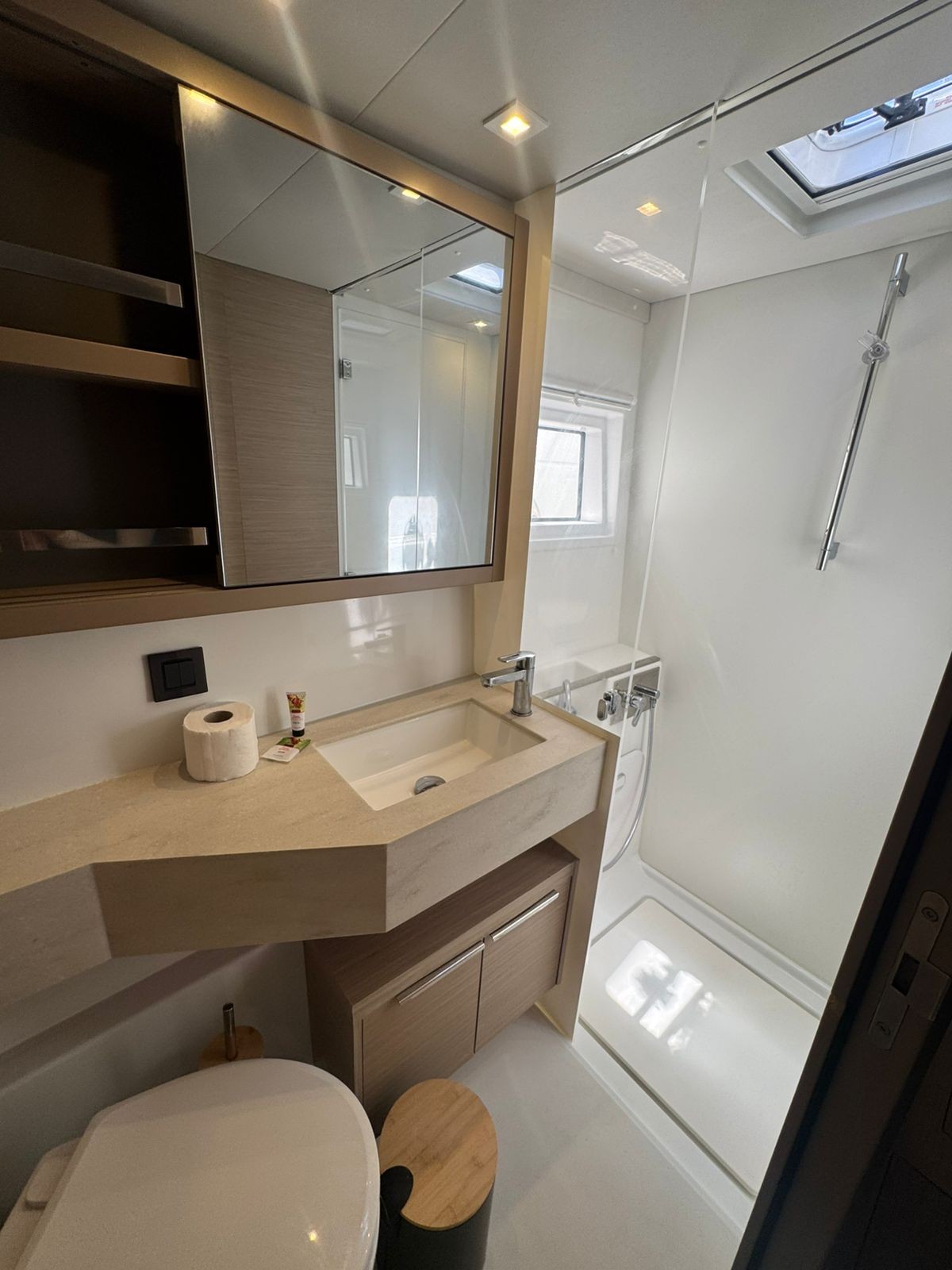 Yacht image 6