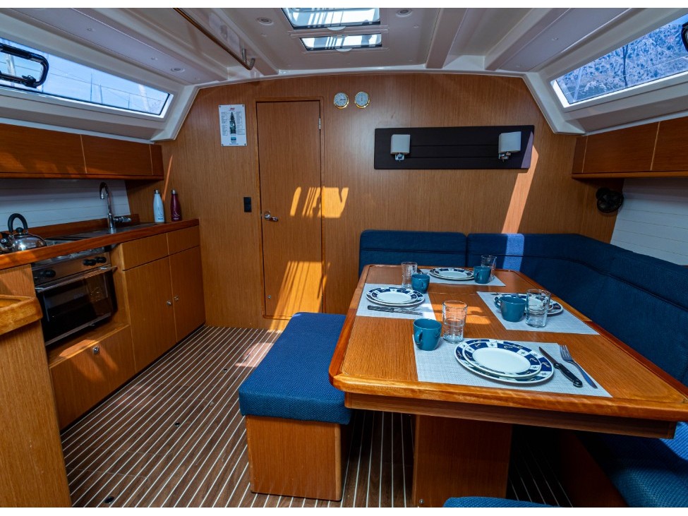 Yacht image 10