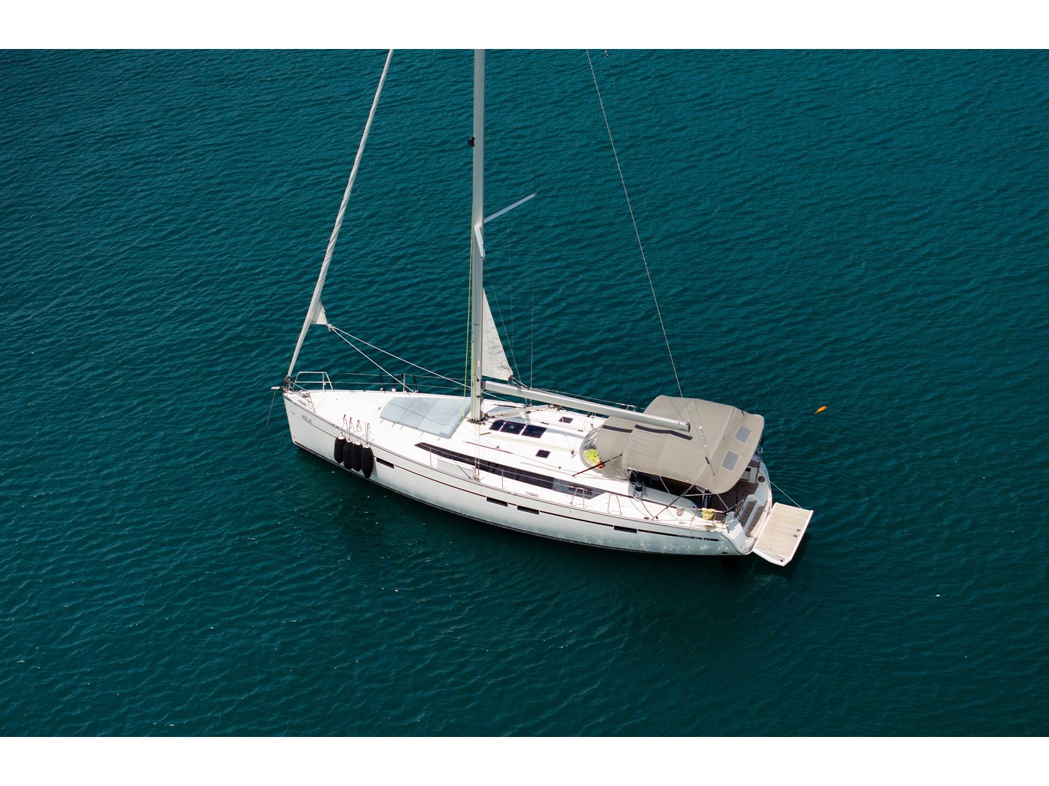 Vela yacht charter photo