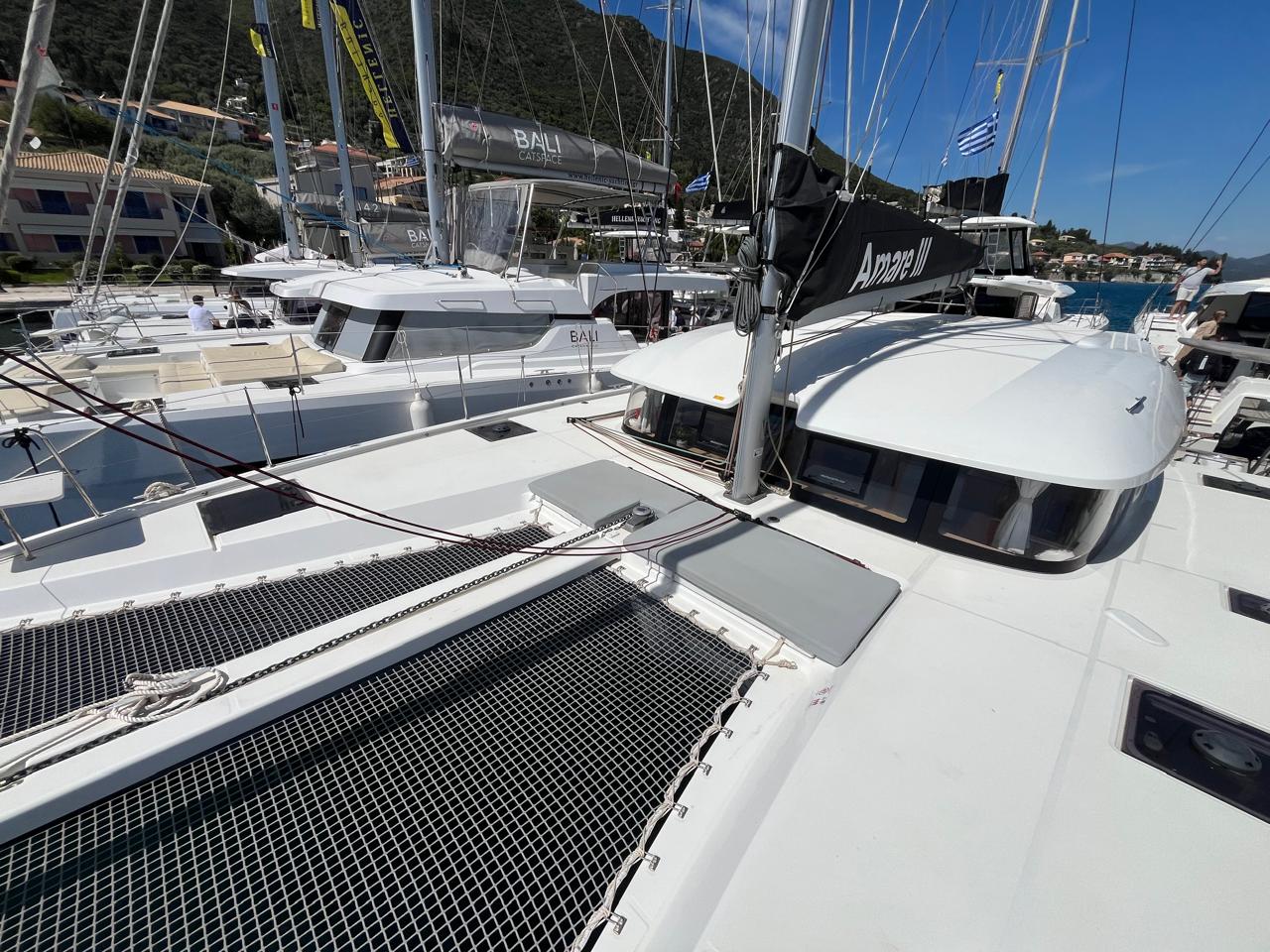 Yacht image 18
