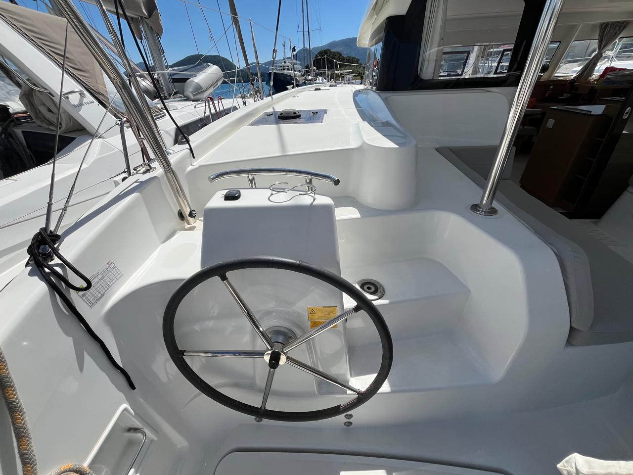 Yacht image 9