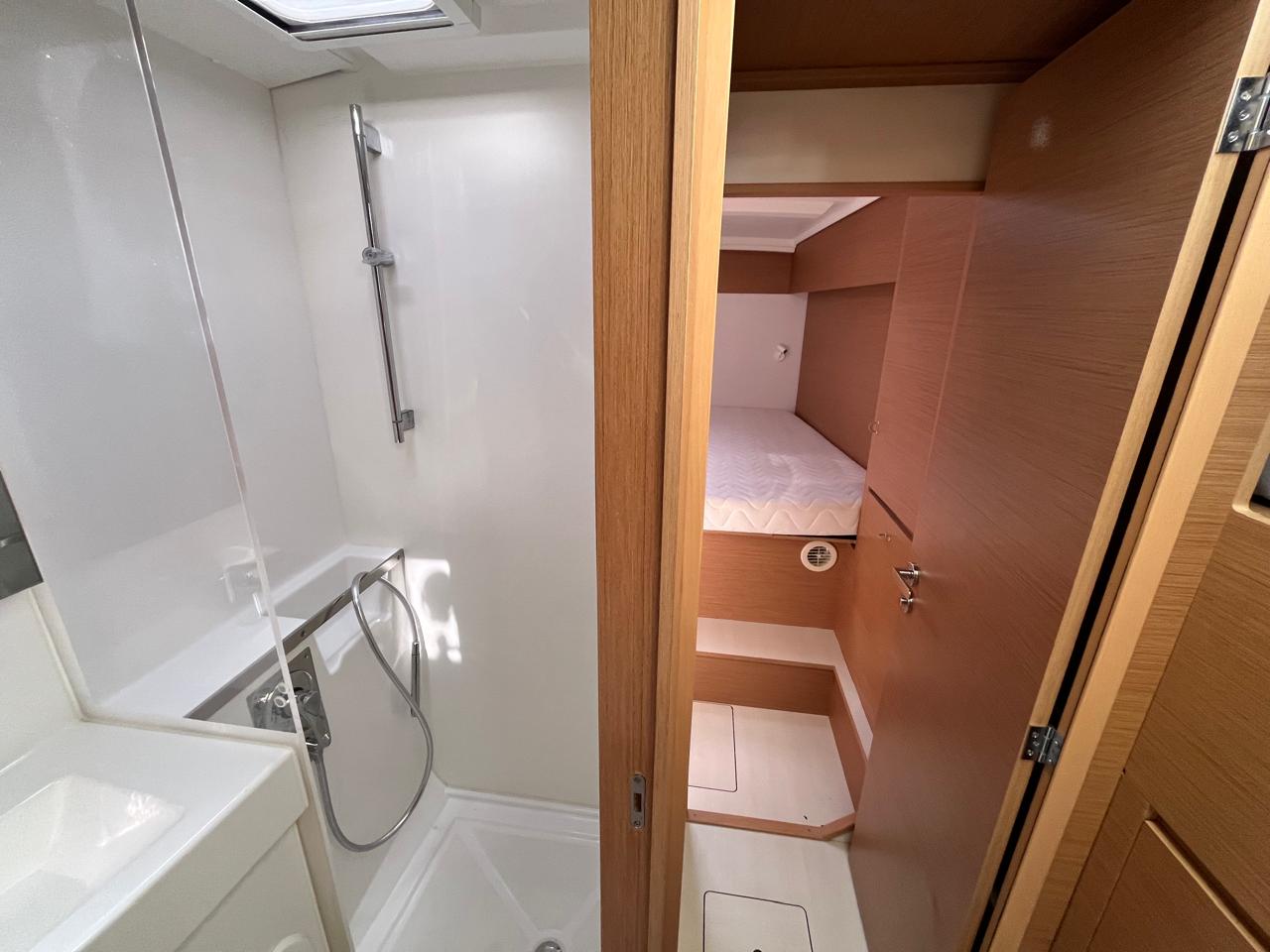 Yacht image 15