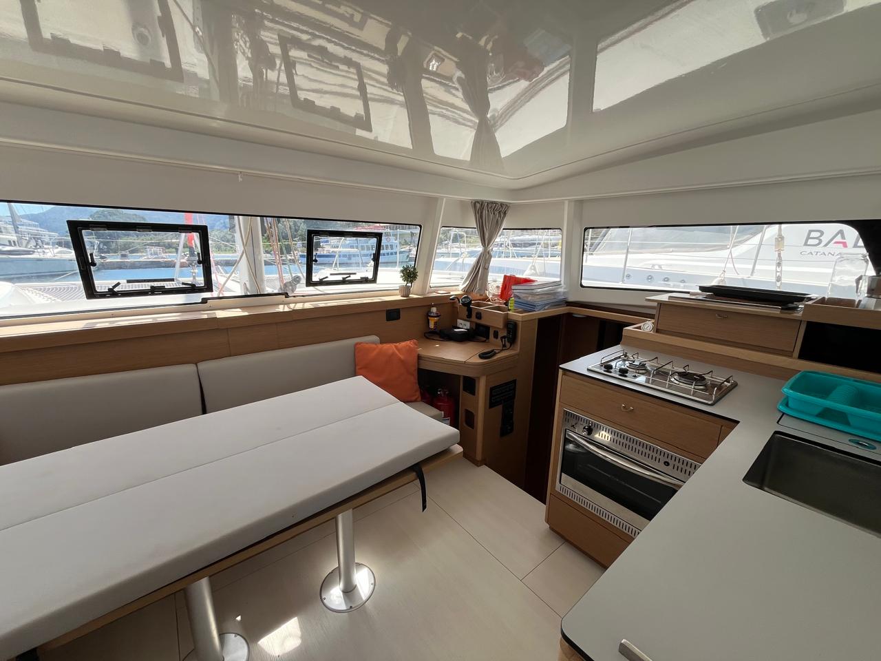 Yacht image 12