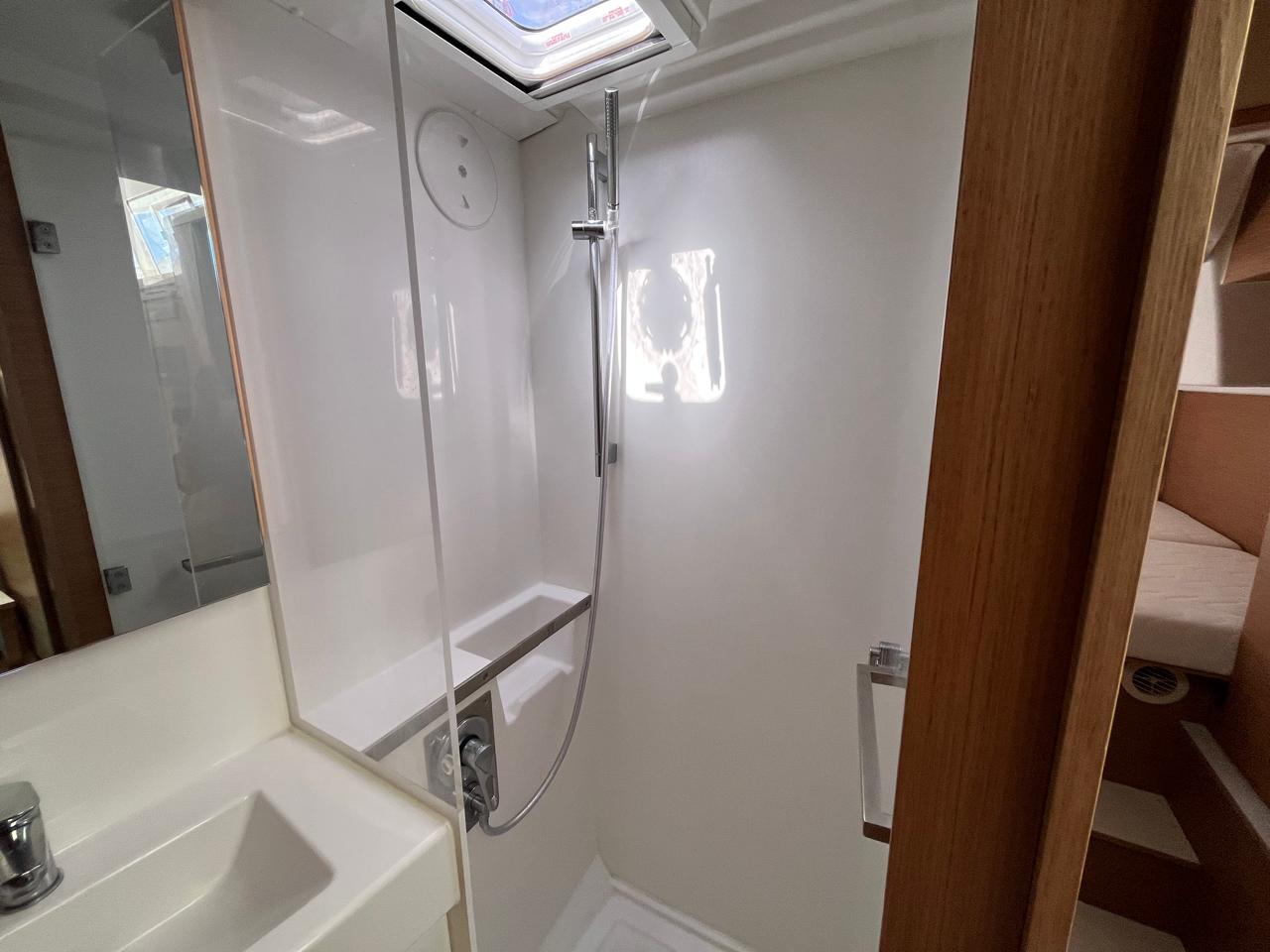 Yacht image 5