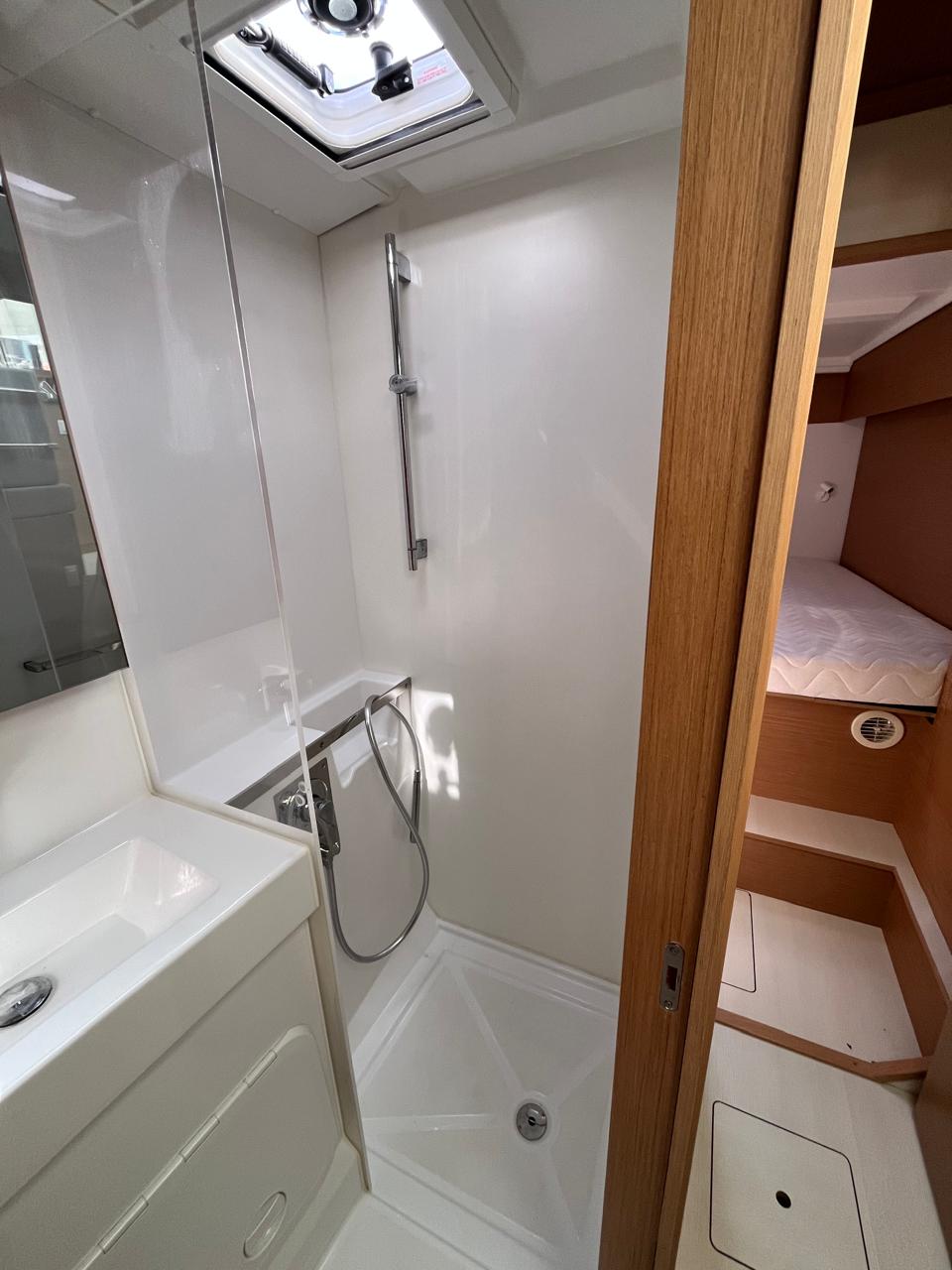 Yacht image 13