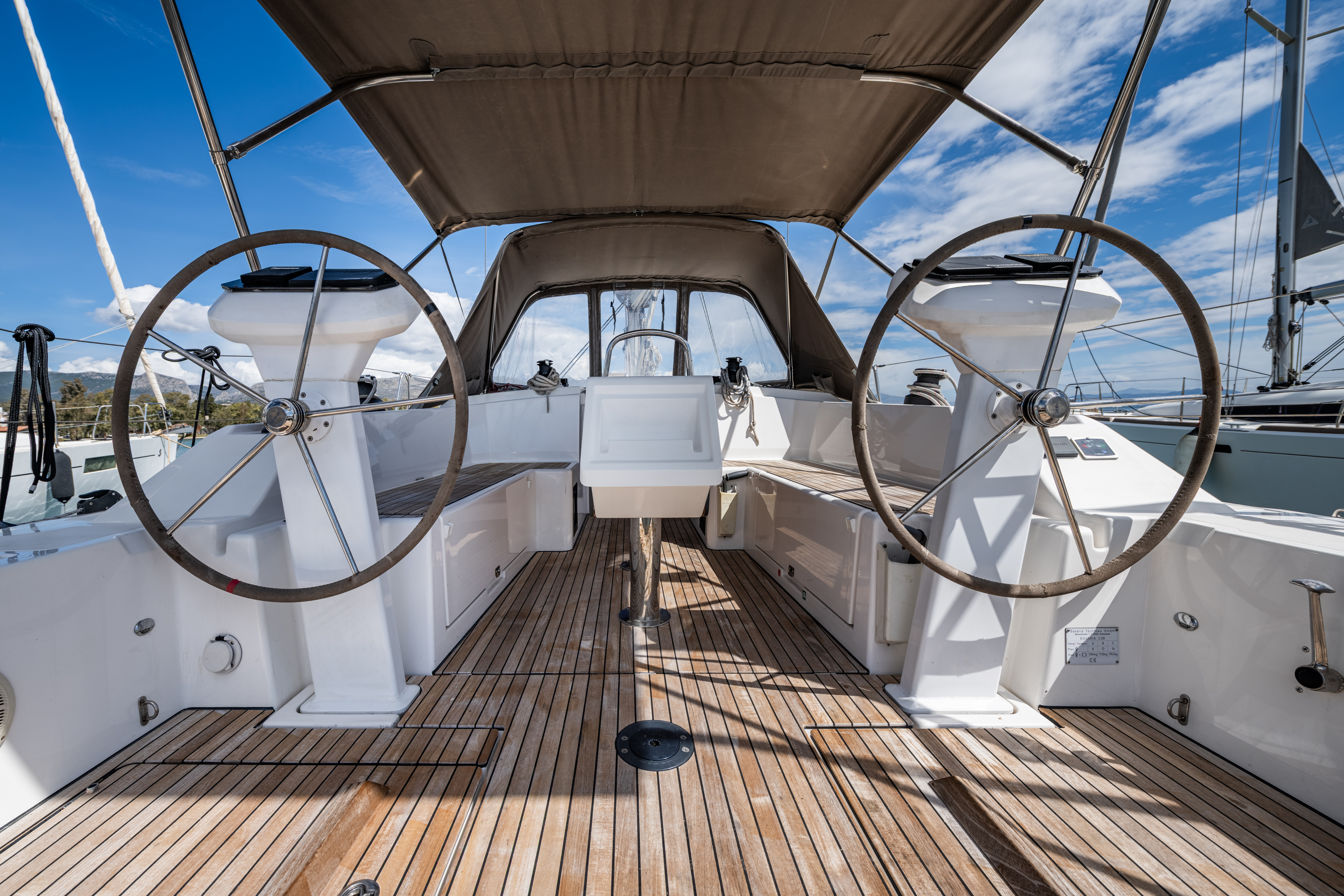 Yacht image 14