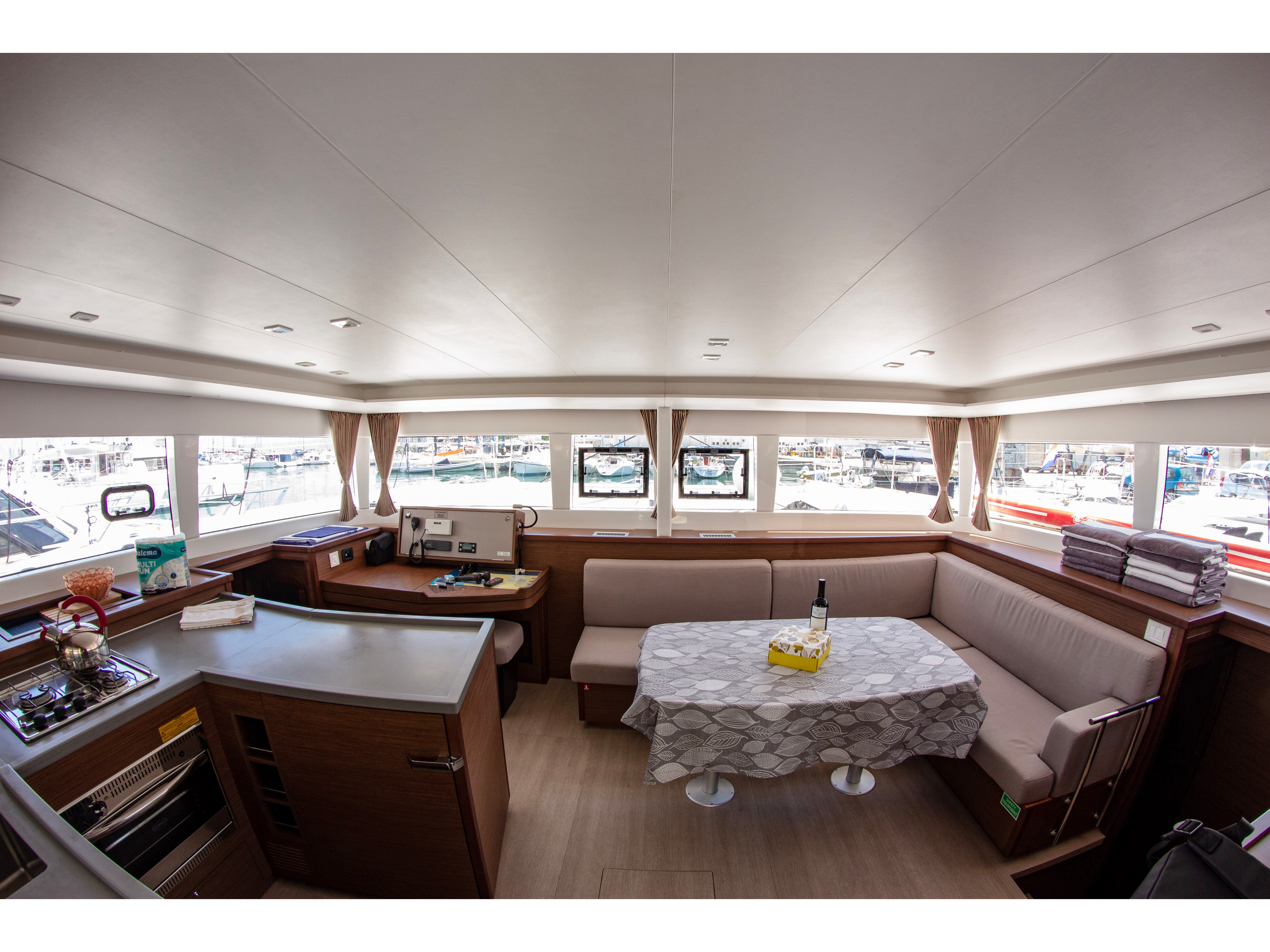 صور Lagoon 450  Flybridge 4