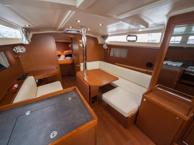 照片 Oceanis 41.1 12