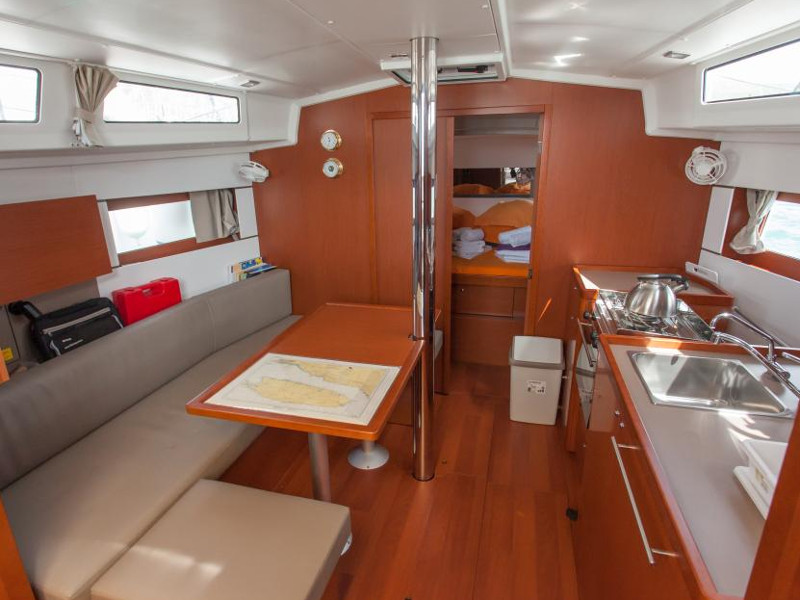 foto Oceanis 38.1 11