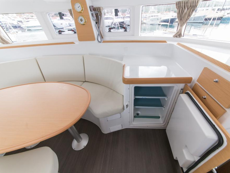 photo Lagoon 380 17