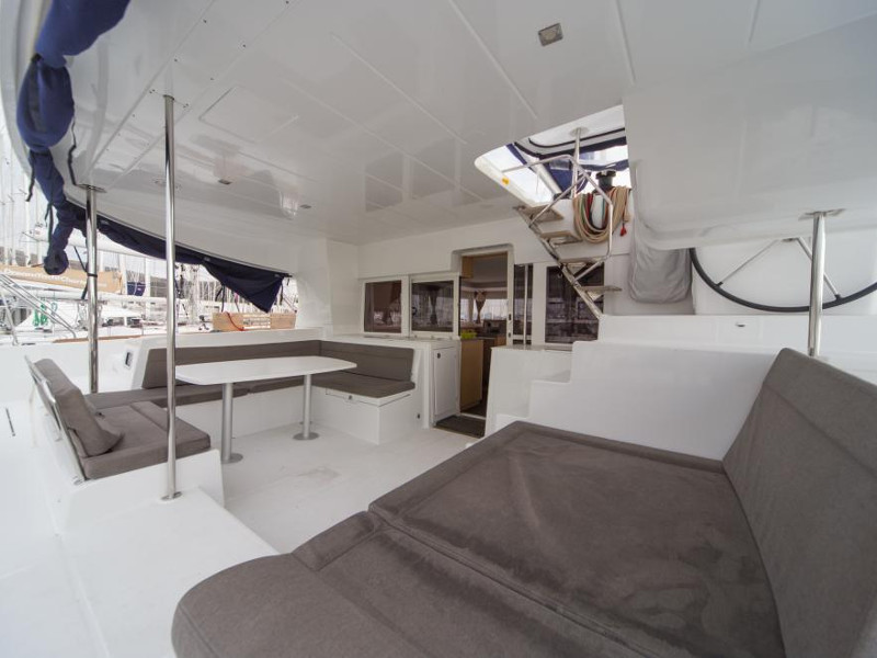 foto Lagoon 450 Sport 1