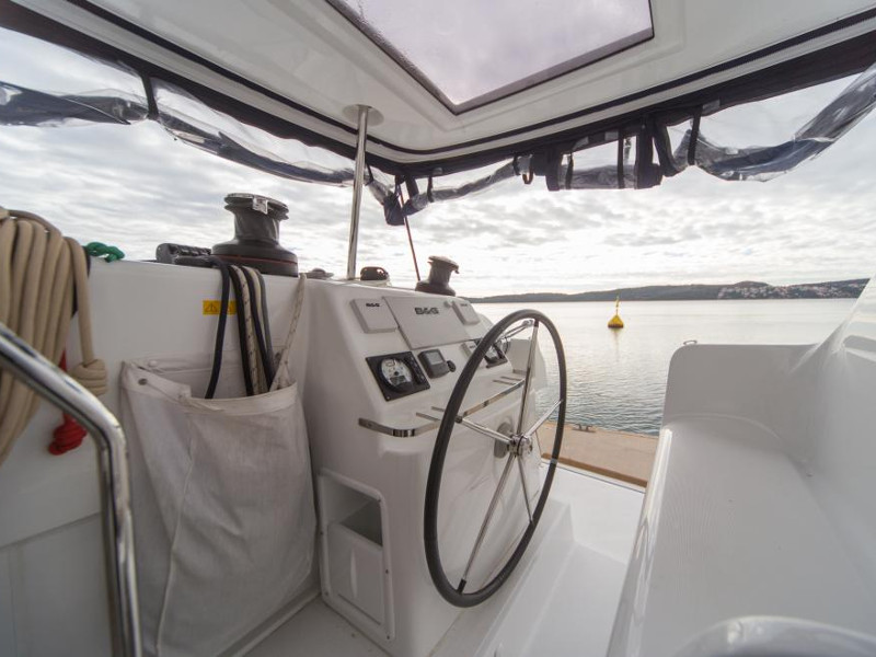 foto Lagoon 450 Sport 5