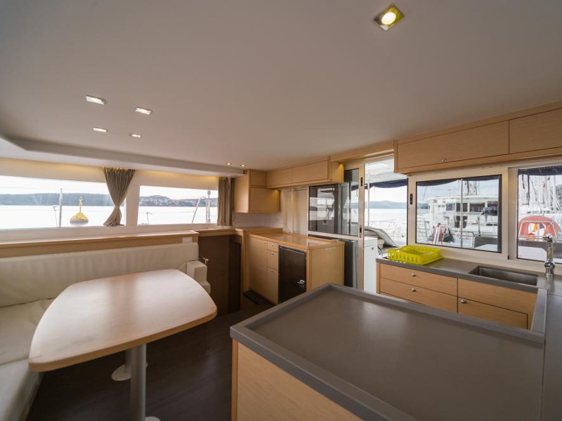 foto Lagoon 450 Sport 24