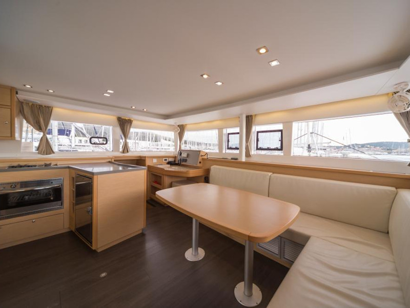 foto Lagoon 450 Sport 27