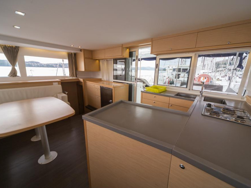 foto Lagoon 450 Sport 31