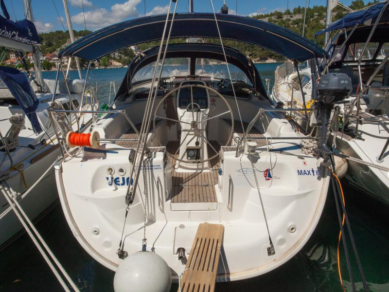 photo Bavaria 37 Cruiser 13