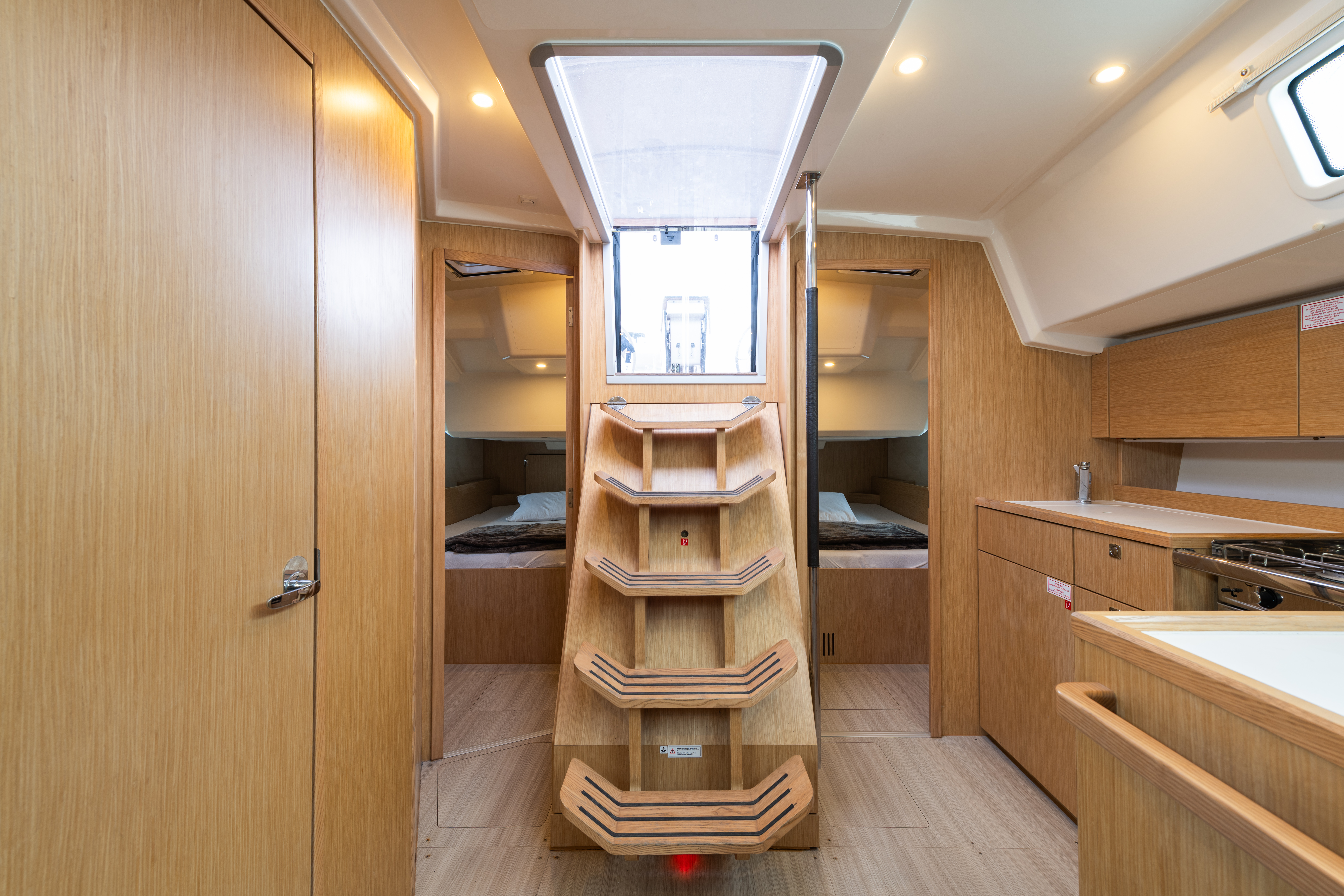 Yacht image 3