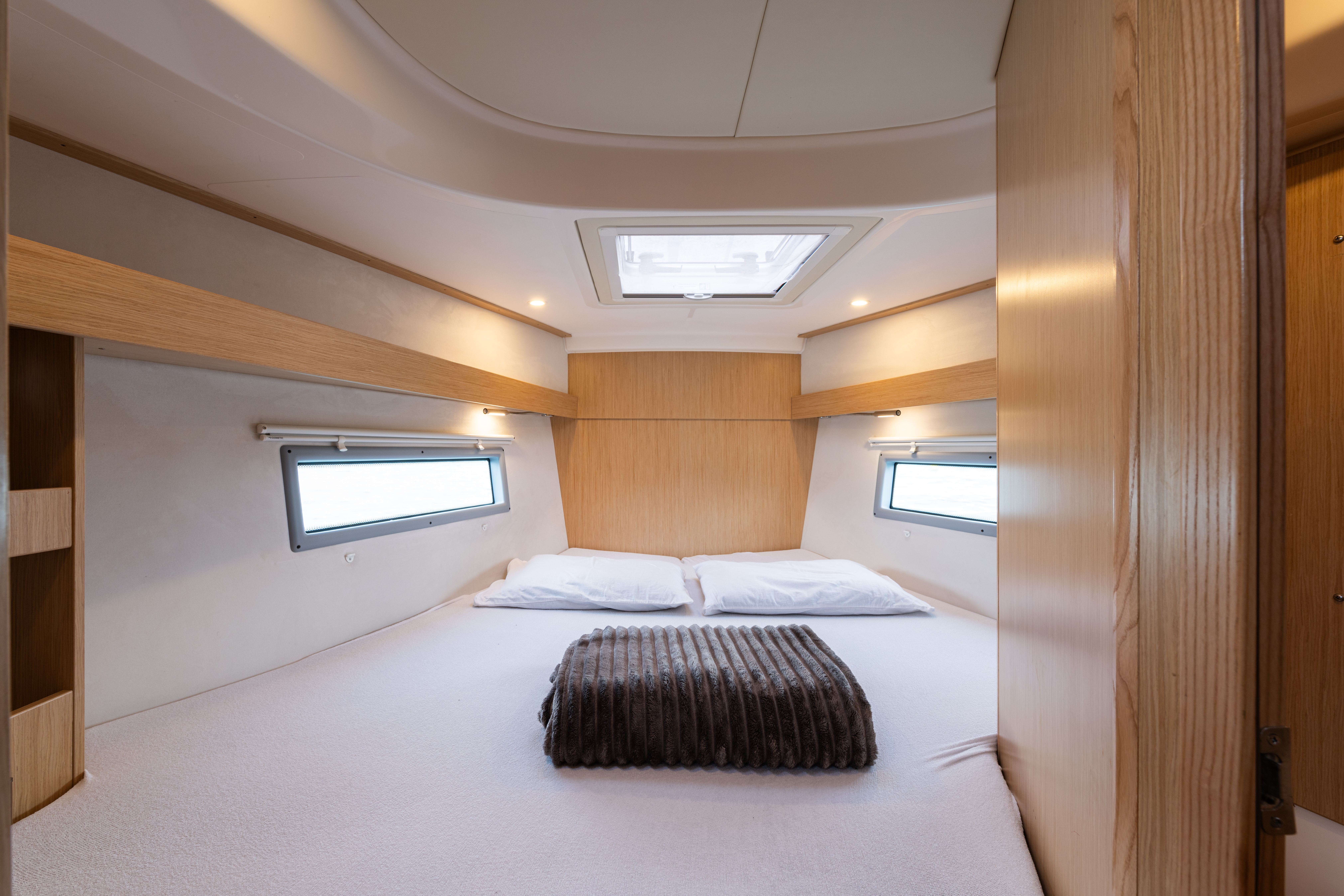 Yacht image 7