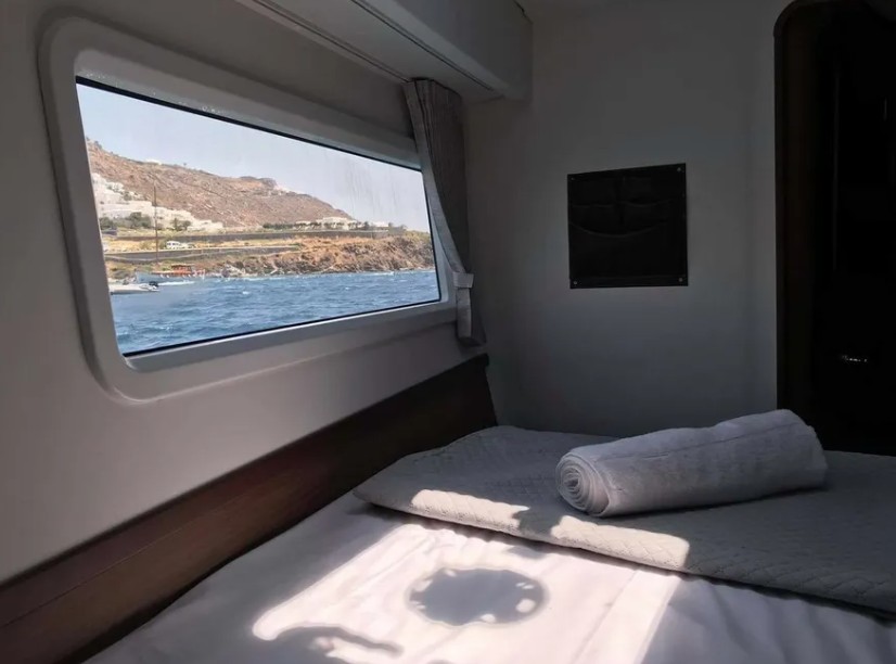 Yacht image 11