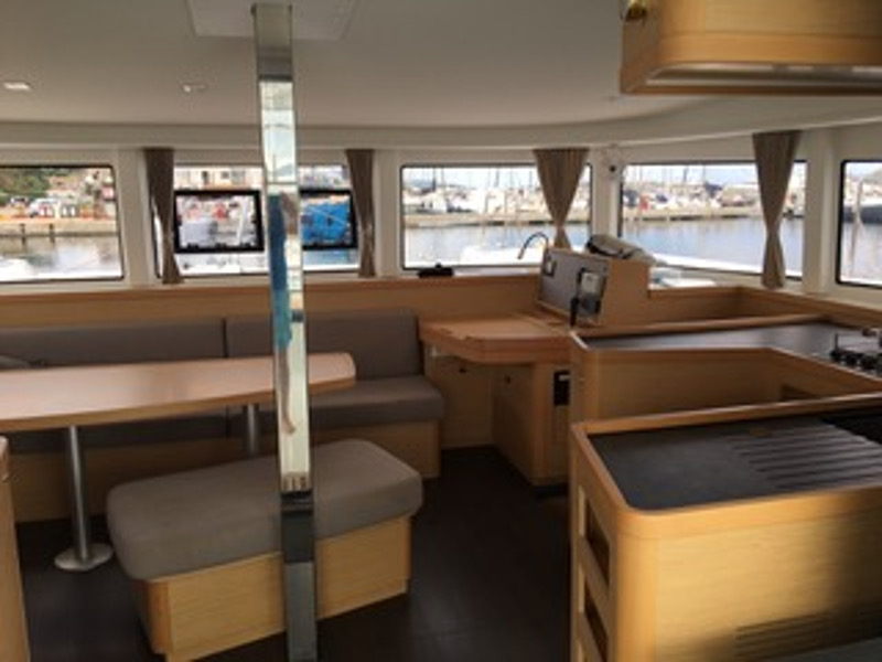 фото Lagoon 42 9