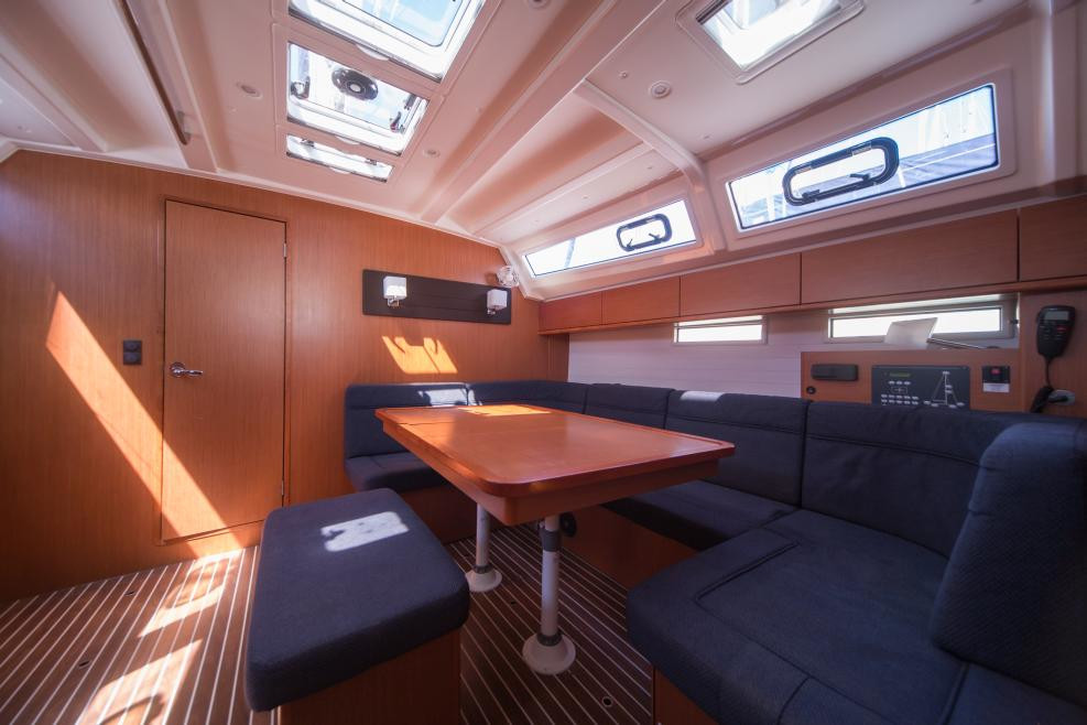 foto Bavaria Cruiser 46 9