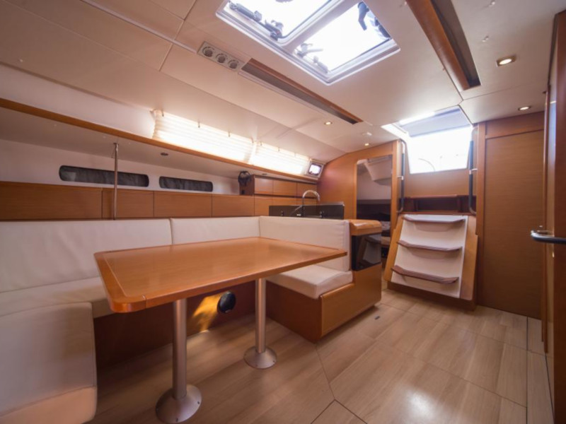 photo Sun Odyssey 439 7