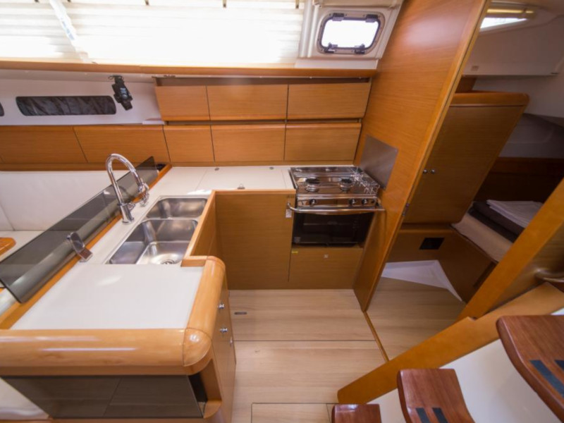 photo Sun Odyssey 439 13