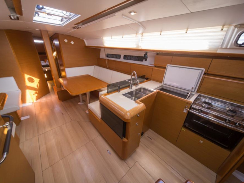 photo Sun Odyssey 439 17