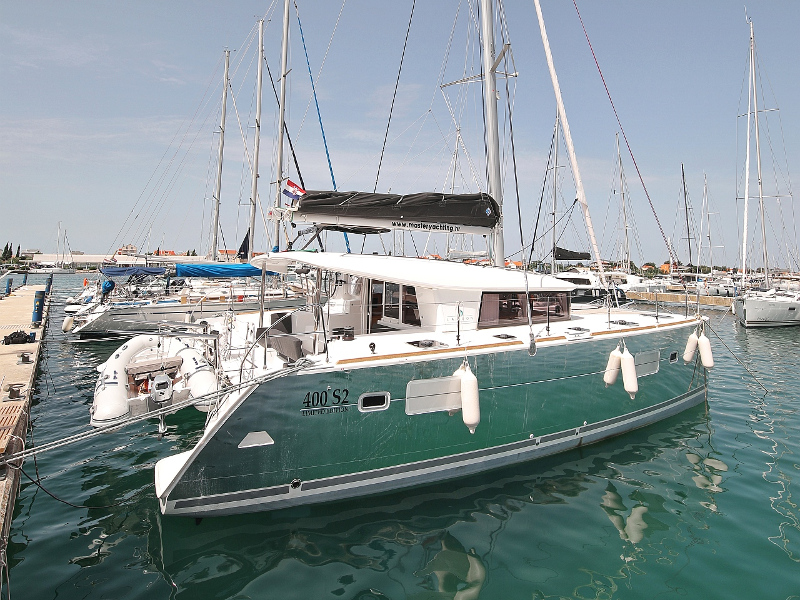 foto Lagoon 400 S2 6