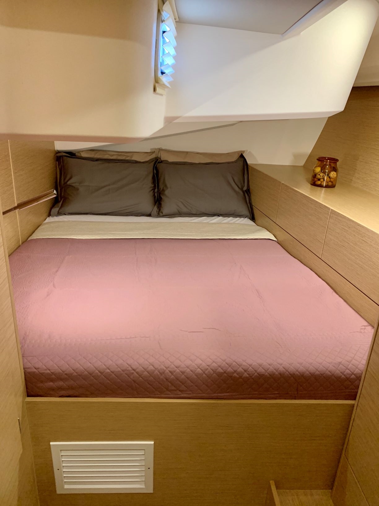 Yacht image 4