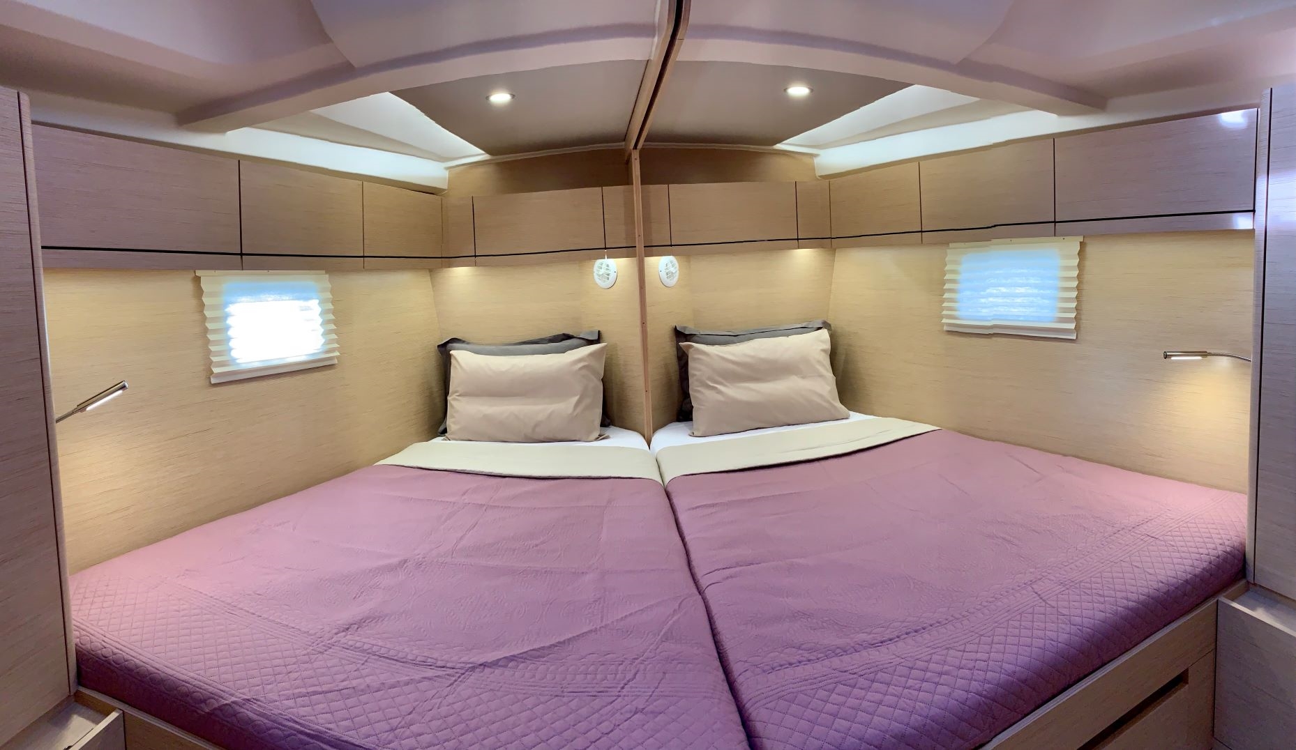 Yacht image 14
