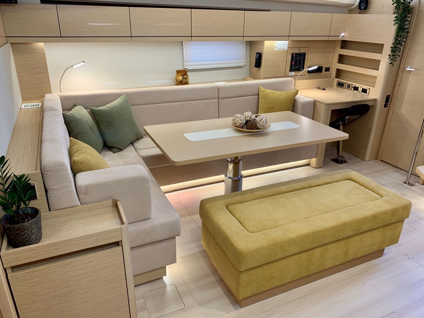 Yacht image 27