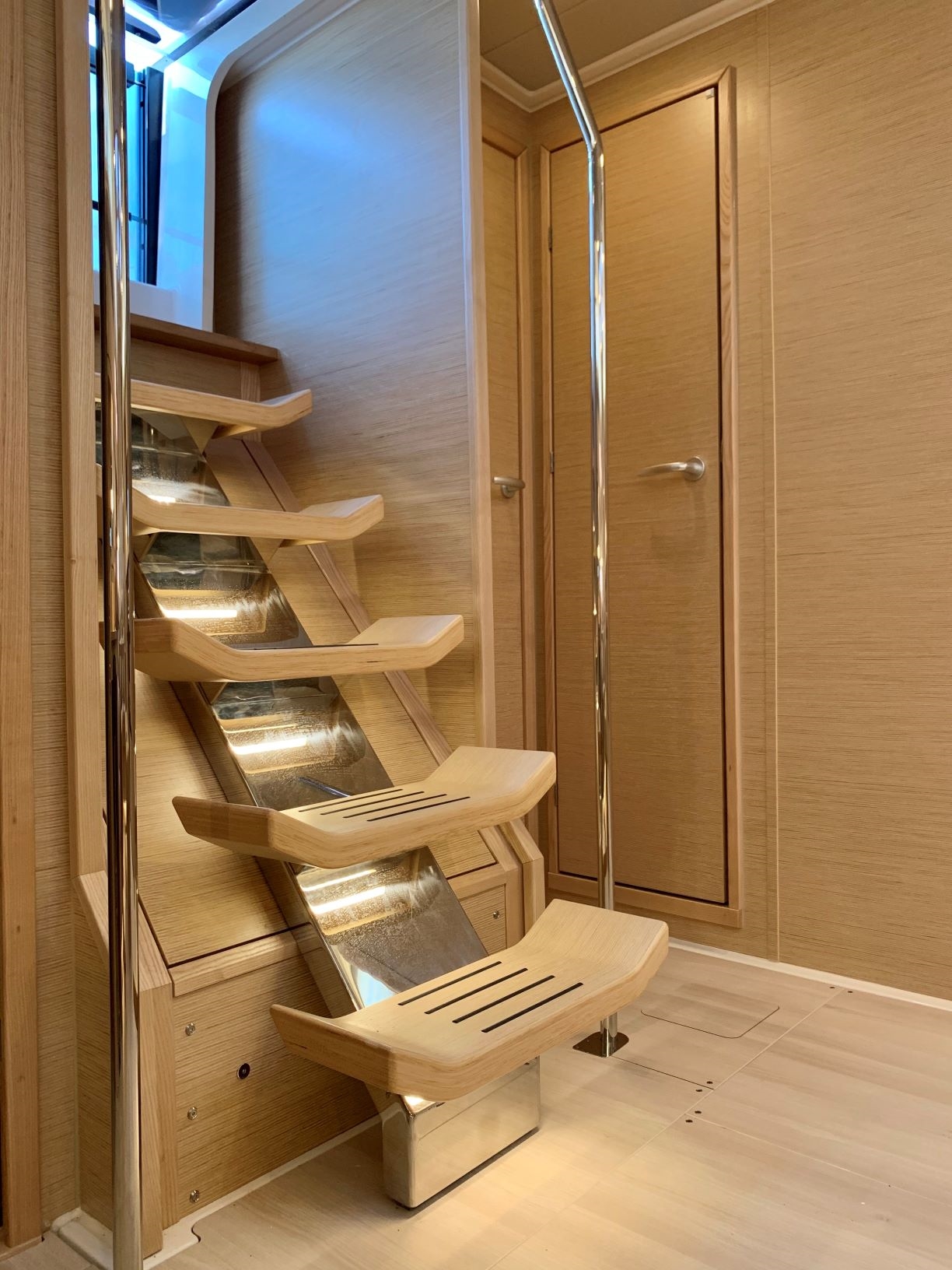 Yacht image 7