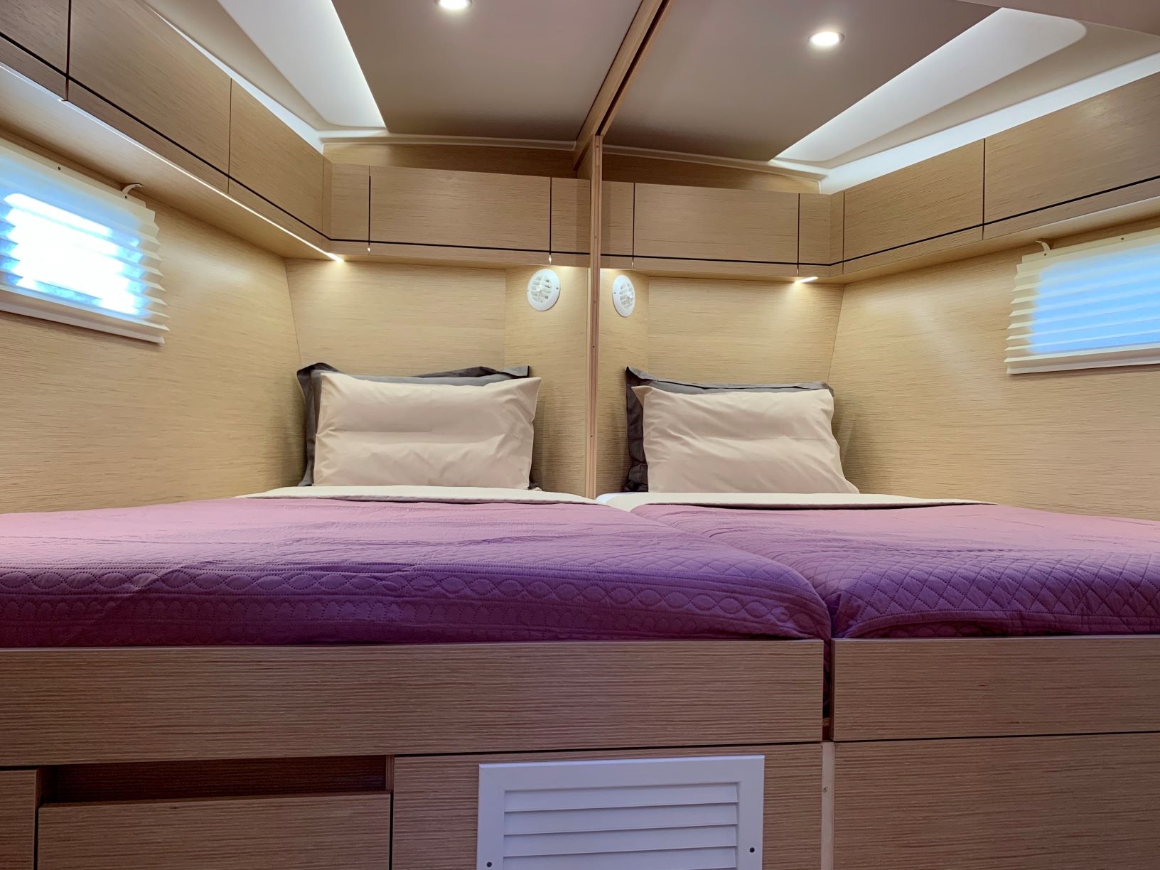 Yacht image 19